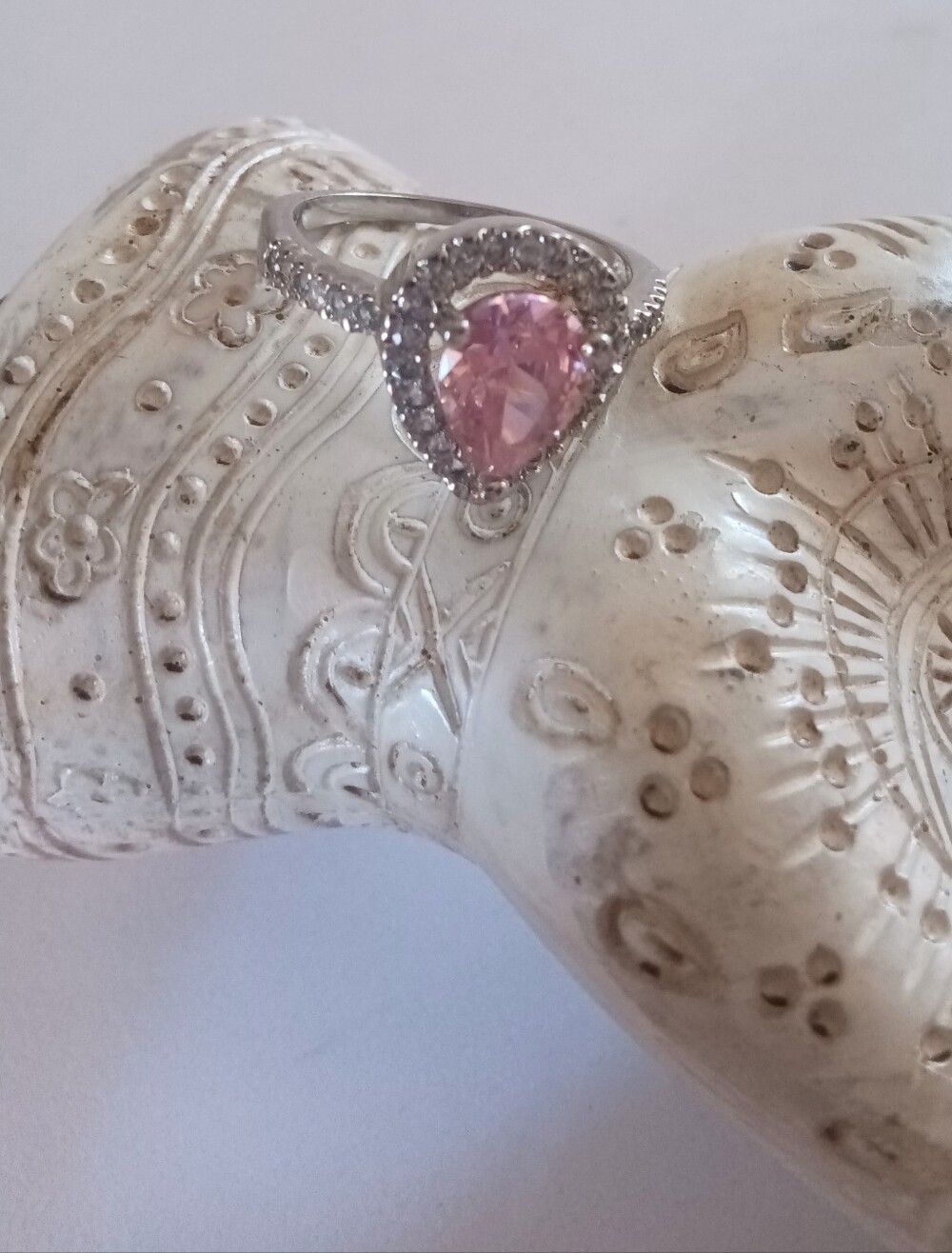 10KT Gold Pear-Shape Pink Sapphire Ring Halo Setting Small White Stones Size 7.5 - Picture 1 of 9